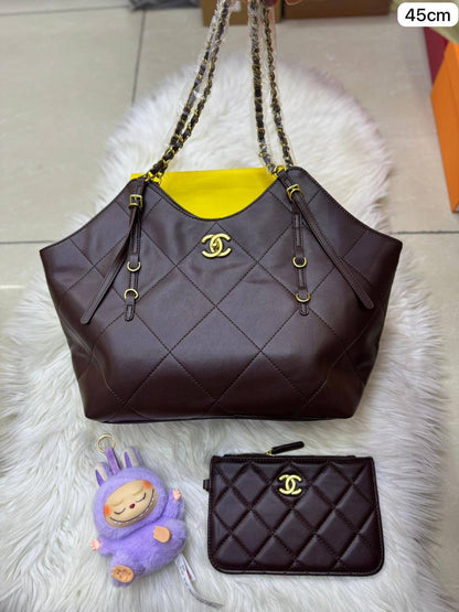 💕 Chanel  2 in 1
1️⃣ First quality
Size : 45 * 26 cm
90 dhs✅

Zain115
♥️♥️♥️