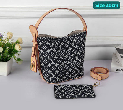 LV

Good quality 
with box 
115 dhs🇦🇪🇦🇪🇦🇪

Zain186
♥️♥️♥️