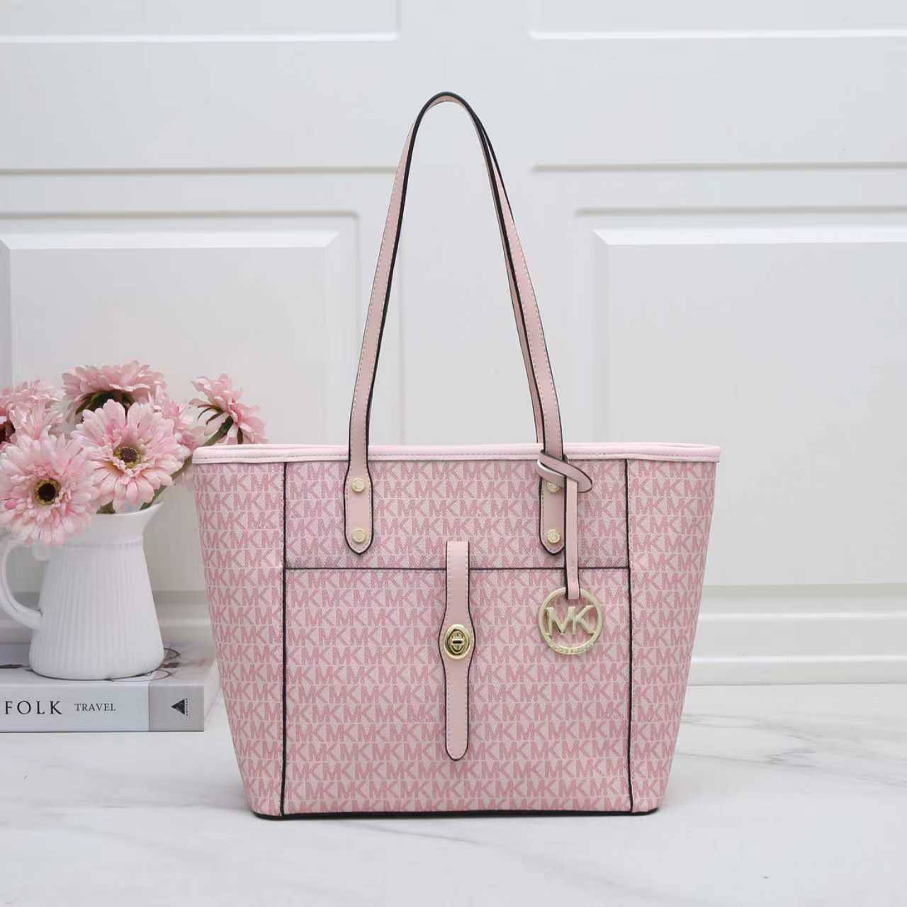MK
105 dhs❣️

Zain136
♥️♥️♥️