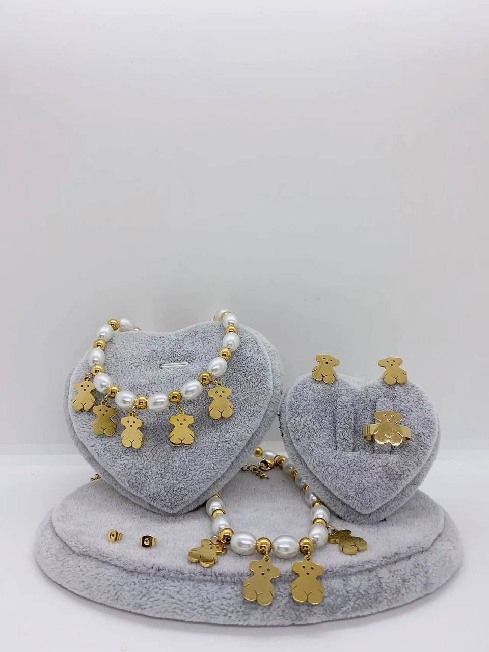 one Set Accessories
50 dhs🇦🇪

Zain45
♥️♥️♥️