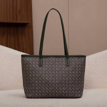 Tory Burch
95 dhs❣️

Zain07
♥️♥️♥️