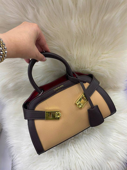 Ferragamo
⚡28cm
110 dhs💓

Zain118
♥️♥️♥️