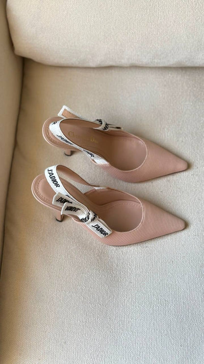 Dior
AA Quality
Size 36 to 41
450 dhs🇦🇪🇦🇪

Zain288
♥️♥️♥️