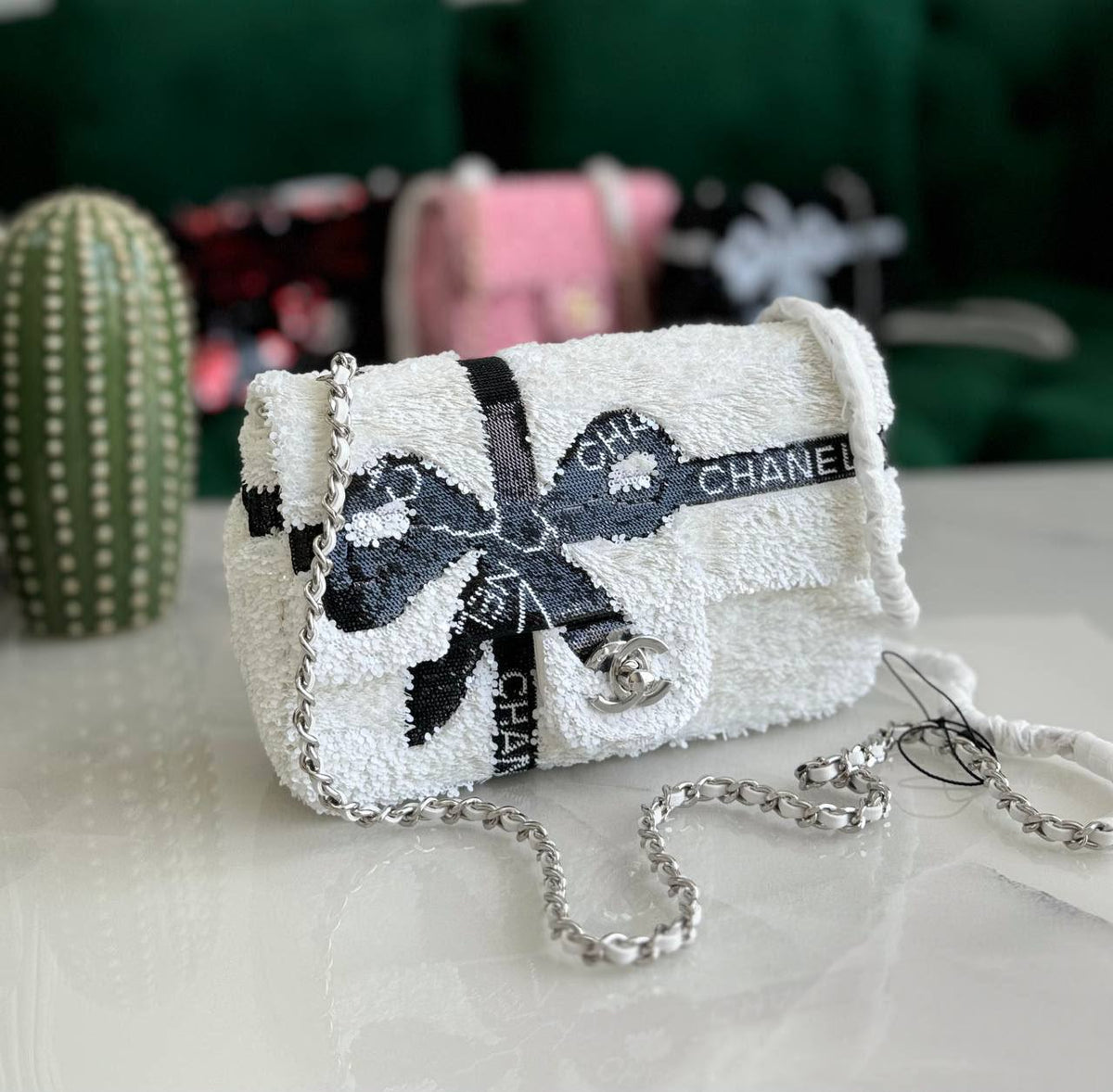 Chanel  
Available original box 📦 
With full packing 🎀🎀
Super high quality 💥💥

For Price 👇 WhatsApp✅
0568585901 
0507557372
0552275751 Owner Zain 👌

Zain283
♥️♥️♥️