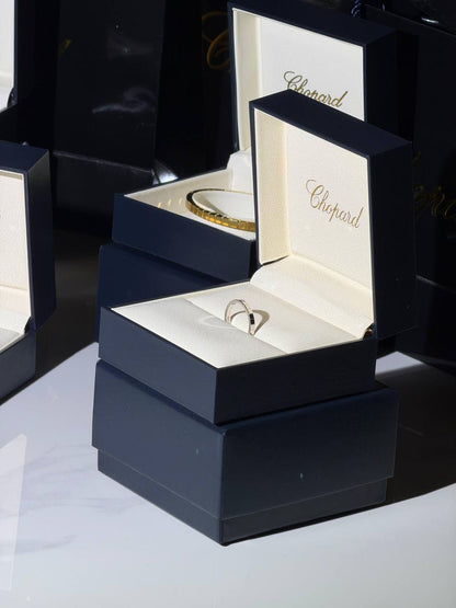 CHOPARD
New Collection 😍
Quality: Super Master 
Non -Tarnish color
For Price 👇 WTSP Text Zain 0568585901

Zain268
♥️♥️♥️