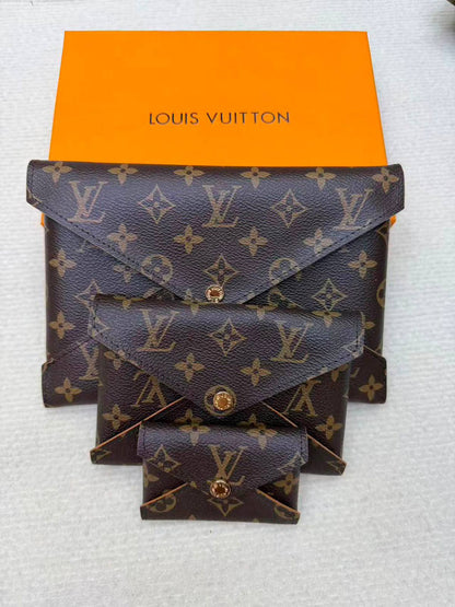 LV     
3in1
Size  26cm/16/10
Withbox
75 dhs🇦🇪🇦🇪

Zain04
♥️♥️♥️