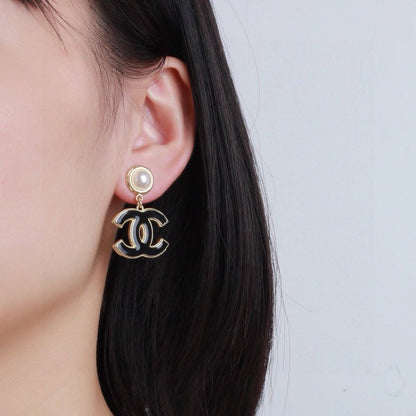 CHANEL❤️‍🔥
Earring 🦋
Master quality 💯
With normal boxes 🗃️ 
70 dhs🇦🇪🇦🇪🇦🇪


With master boxes
80 dhs🇦🇪🇦🇪🇦🇪

Zain216
♥️♥️♥️