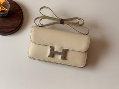 Hermes
 constance 23cm Master quality ✅with box📦
360 dhs✅

Zain52
♥️♥️♥️