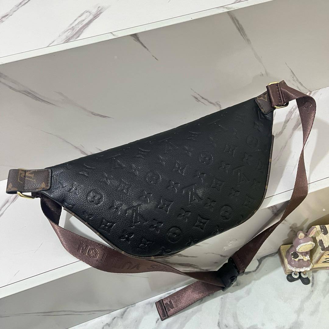 LV
44*18 cm
55 dhs🇦🇪🇦🇪

Zain17
♥️♥️♥️