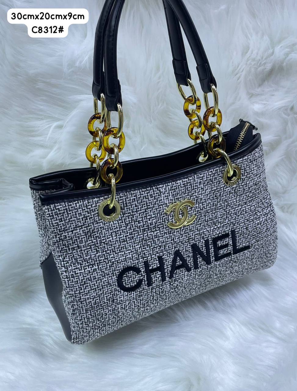 Chanel 
95 dhs✅

Zain72
♥️♥️♥️