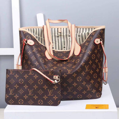 LV 
Good quality 💯
Size 43cm
95 dhs💛
With box 📦

Zain70
♥️♥️♥️