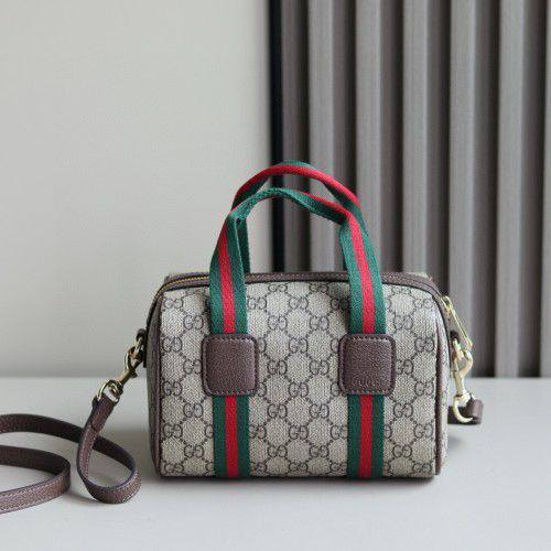 GUCCI
 GOOD QUALITY 

WITH BOX 
🎁🎁🎁

100 dhs✅

Zain39
♥️♥️♥️
