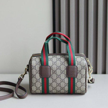 GUCCI
 GOOD QUALITY 

WITH BOX 
🎁🎁🎁

100 dhs✅

Zain39
♥️♥️♥️