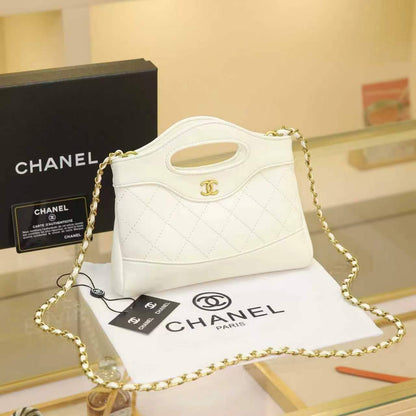Chanel

95 dhs✅

high quality 

With box
🎁🎁🎁

Zain26
♥️♥️♥️