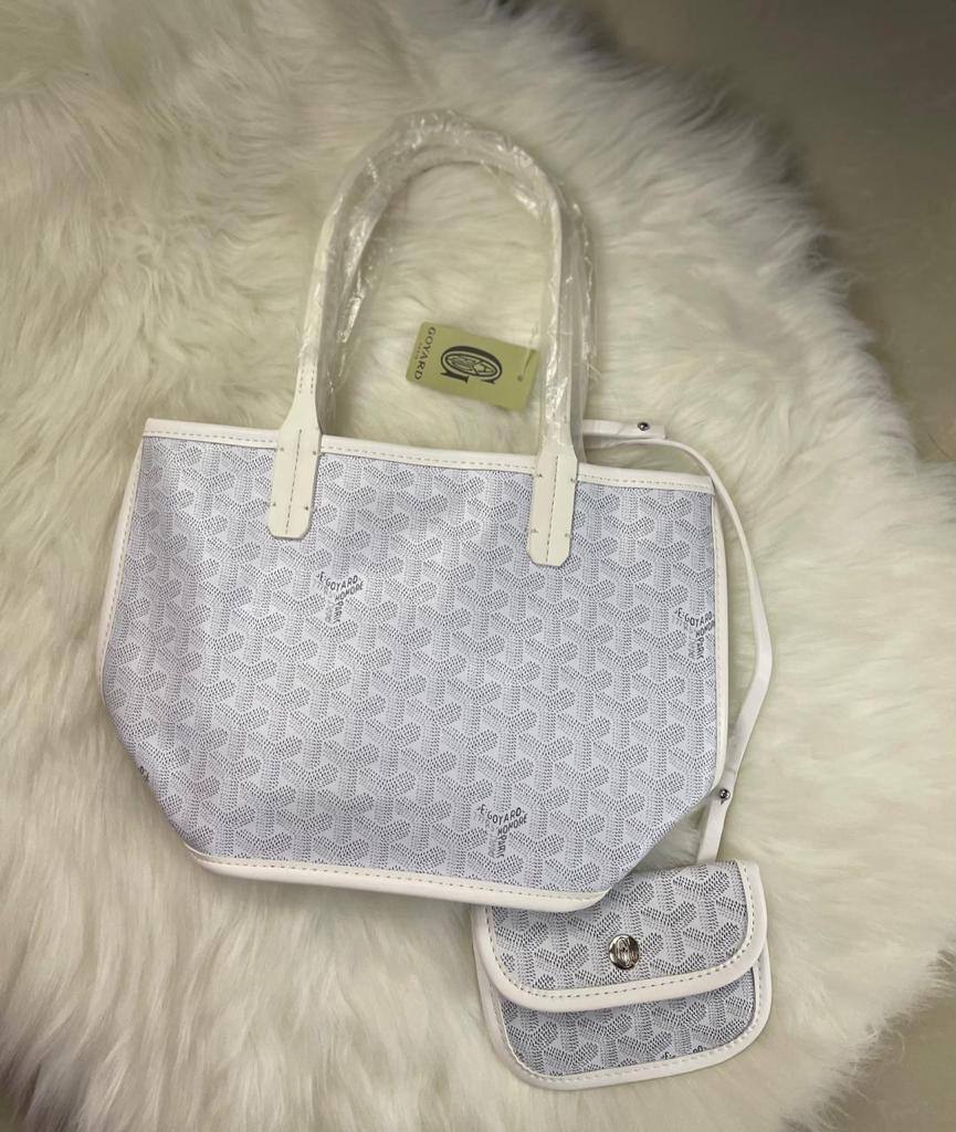 Goyard
*22cm
75 dhs✅

Zain118
♥️♥️♥️