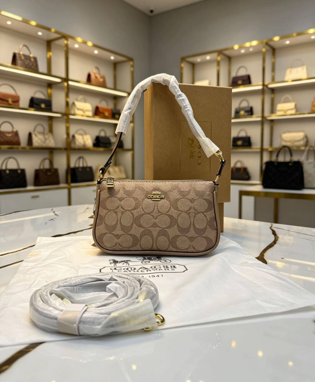 Coach 

80 dhs🇦🇪
have box

Zain07
♥️♥️♥️