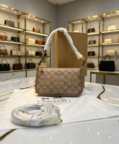 Coach 

80 dhs🇦🇪
have box

Zain07
♥️♥️♥️