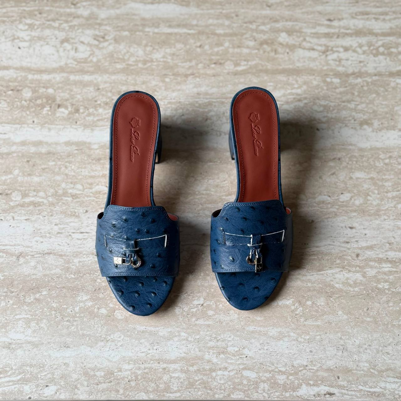 Loro Piana
AA Quality
Size 36 to 41
550 dhs🇦🇪🇦🇪

Zain288
♥️♥️♥️