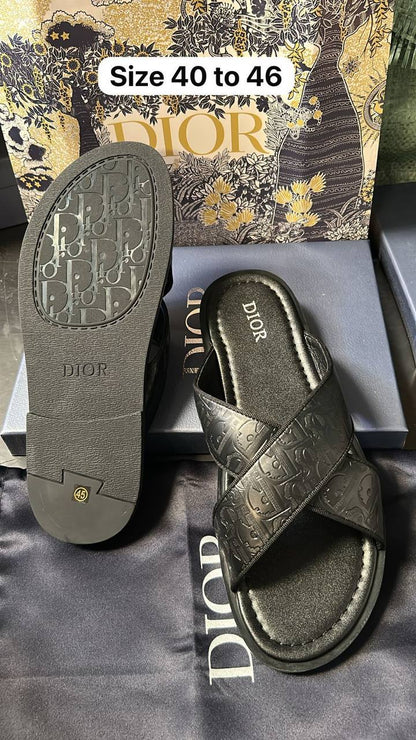 Dior

size 40 to 46

100 dhs🪙🌨️

Zain146
♥️♥️♥️