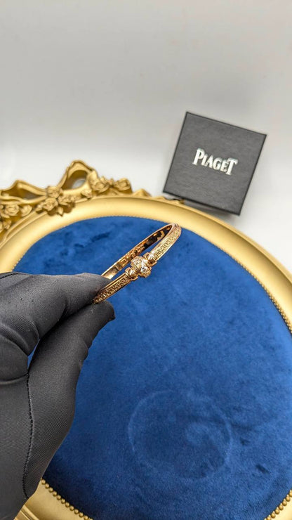 Piaget
*Master Quality* 
*Bracelet*
120 dhs✅ with Normal Box 🎁

Zain210
♥️♥️♥️