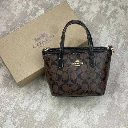COACH

110 dhs✅

with box
🎁🎁🎁

Zain175
♥️♥️♥️