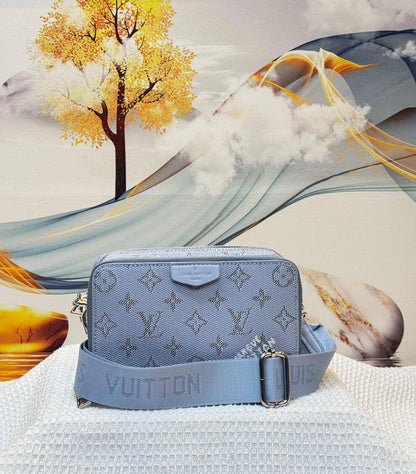 LV
Best quality

With box’s
🎁🎁🎁

85 dhs❤️
size 18cm

Zain158
♥️♥️♥️