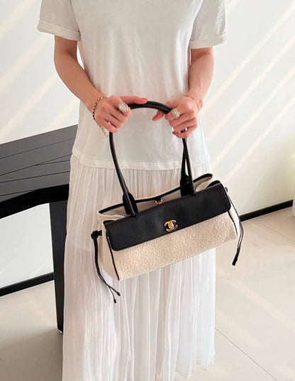 CHANEL 
COPY ONE 
220 dhs🇦🇪🇦🇪

Zain295
♥️♥️♥️