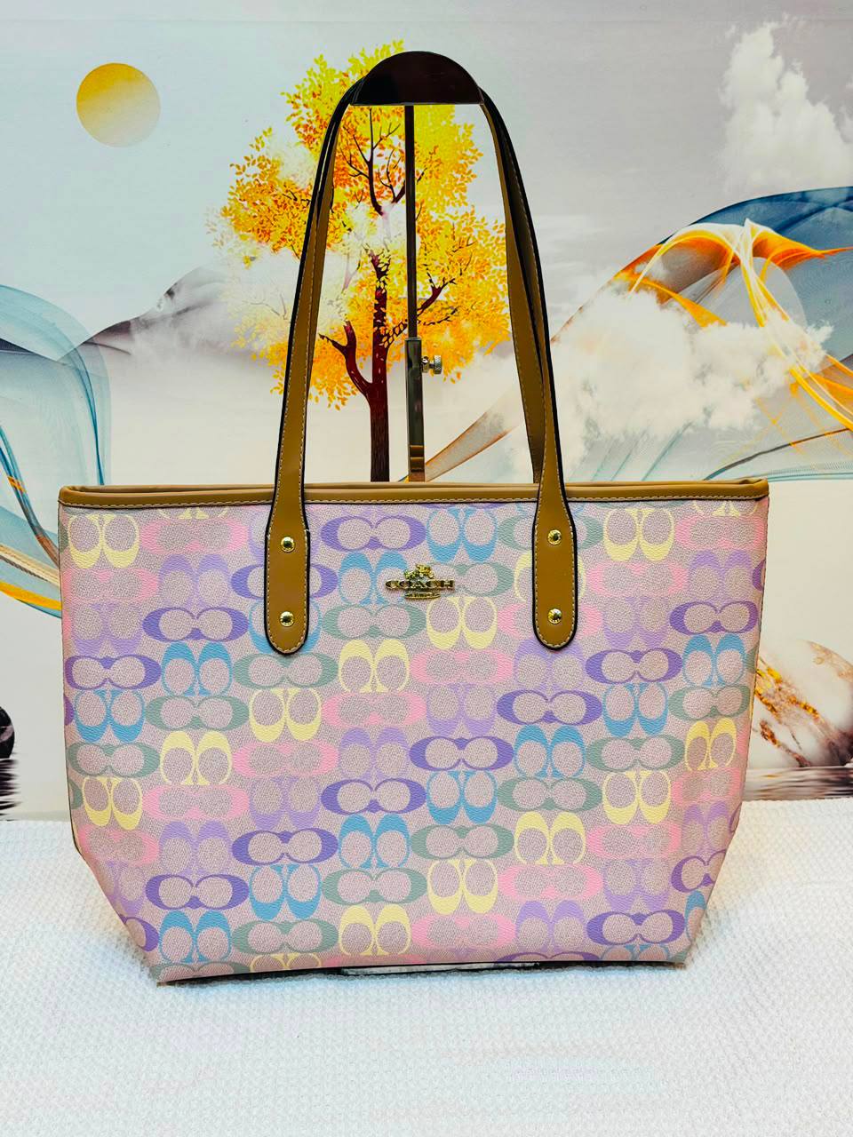 Coach 
Best quality with box’s 
100 dhs🇦🇪🇦🇪
size 41 CM

Zain290
♥️♥️♥️