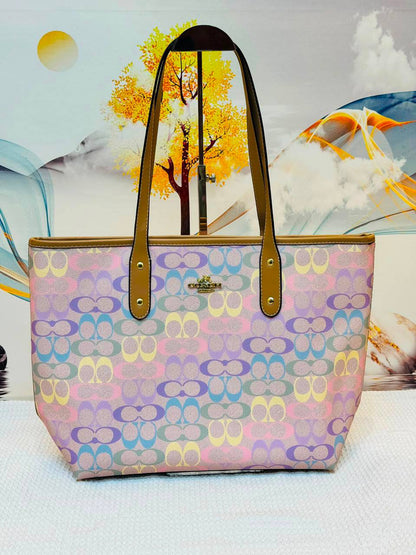Coach 
Best quality with box’s 
100 dhs🇦🇪🇦🇪
size 41 CM

Zain290
♥️♥️♥️