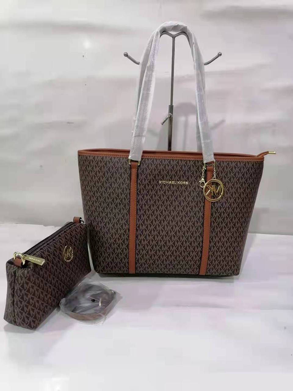 MK

100dhs🇦🇪

 high quality  

42cm

Zain26
♥️♥️♥️