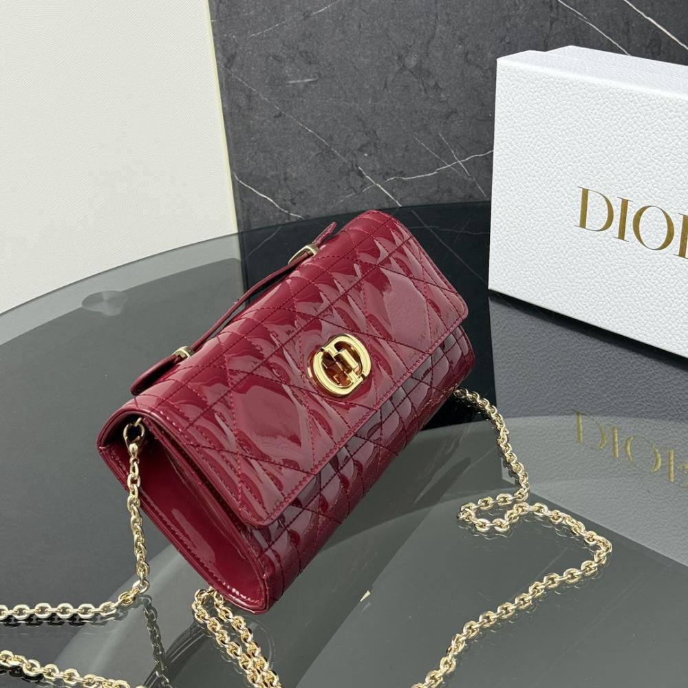 Dior
With Box
🎁🎁🎁

230 dhs❣️

Zain131
♥️♥️♥️