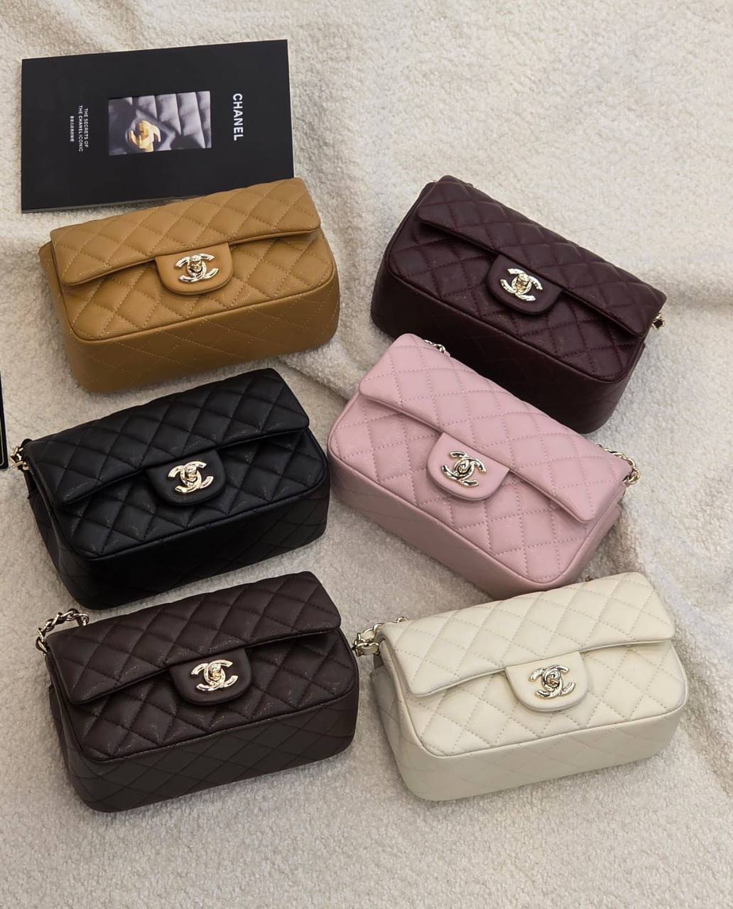 Chanel 
Master 
  20Cm 

With Box
🎁🎁🎁

230 dhs🇦🇪

Zain131
♥️♥️♥️
