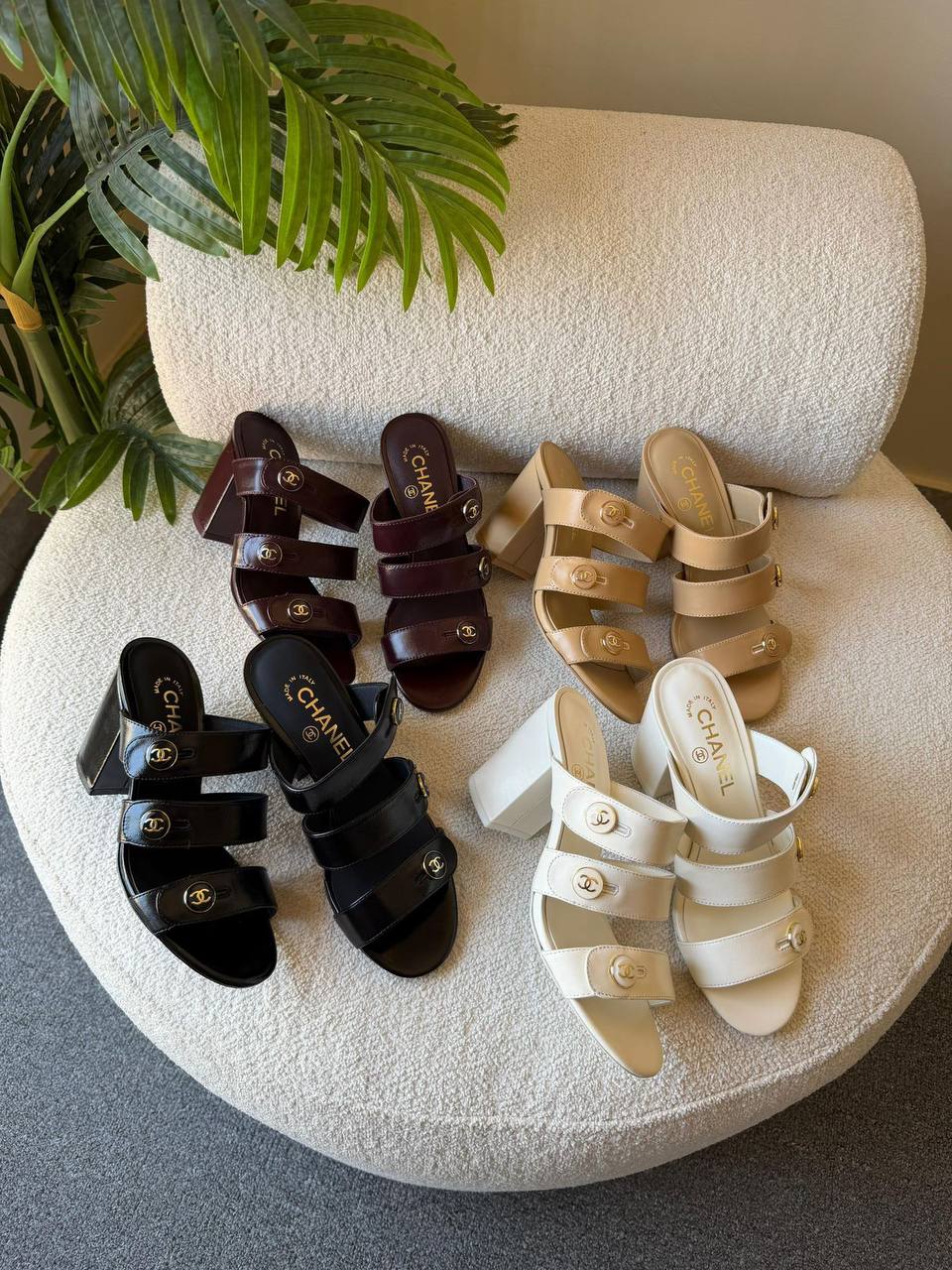 CHANEL 
SuperMaster Quality 💯
450 dhs✅
Size: 36-41💥

Zain171
♥️♥️♥️