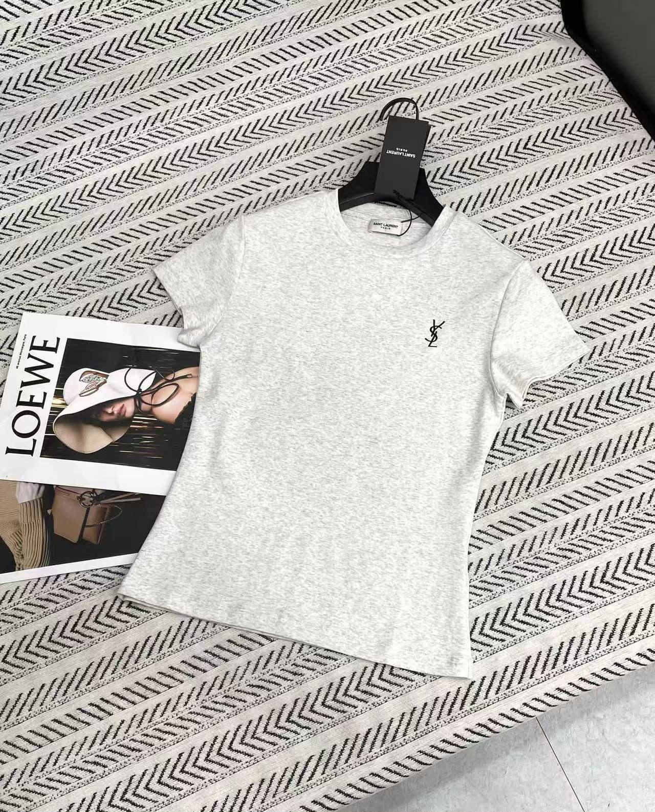 ❤️‍🔥 YvEsSAINTLAURENT❤️‍🔥
YSL
      ✨MASTER QUALITY ✨
        Sizes; S,M,L,XL
280 dhs✅

Zain287
♥️♥️♥️