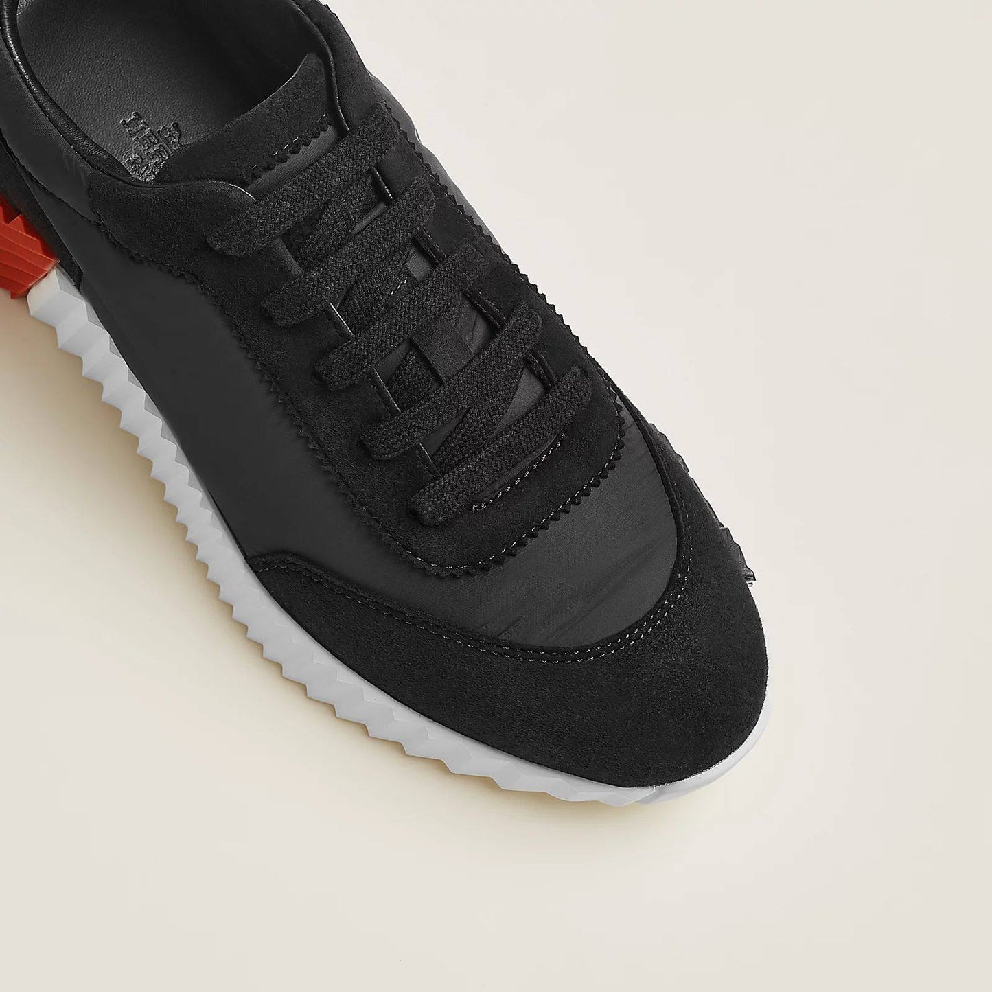 Hermes Bouncing Sneakers 
40 to 45 AVAILABLE 
345 dhs💓

Zain242
♥️♥️♥️