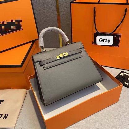 Hermes Kelly
Size : 25 * 20  cm
95 dhs🪙💕
with box 🎁

Zain115
♥️♥️♥️