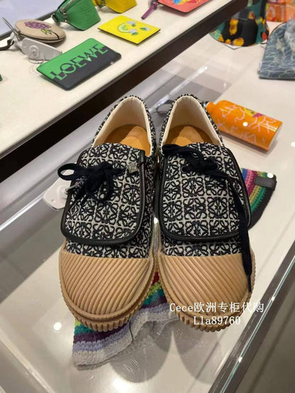 Loewe
Size 36-42 
140 dhs❤️

Zain132
♥️♥️♥️