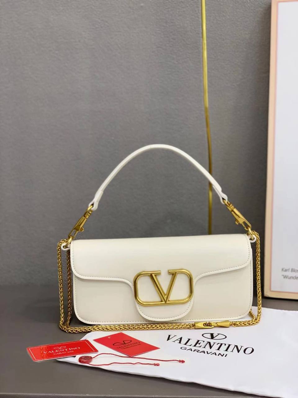 Valentino
 120 dhs🇦🇪🇦🇪 
with box

Zain235
♥️♥️♥️