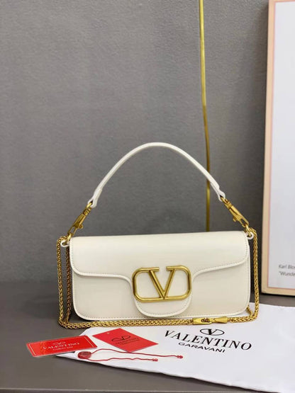 Valentino
 120 dhs🇦🇪🇦🇪 
with box

Zain235
♥️♥️♥️