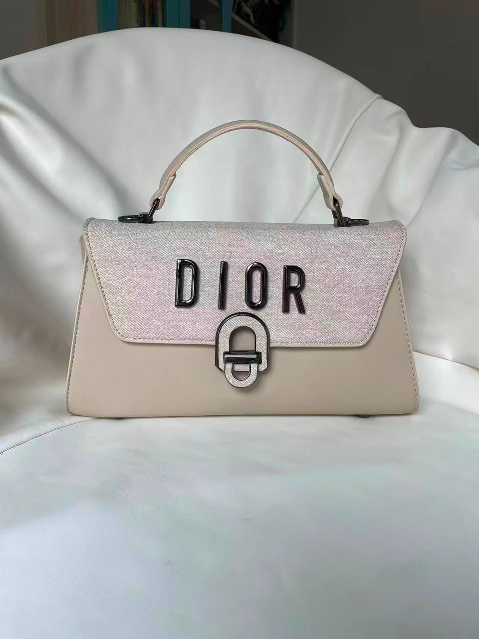 Dior
120 dhs💓
good quality

Zain175
♥️♥️♥️