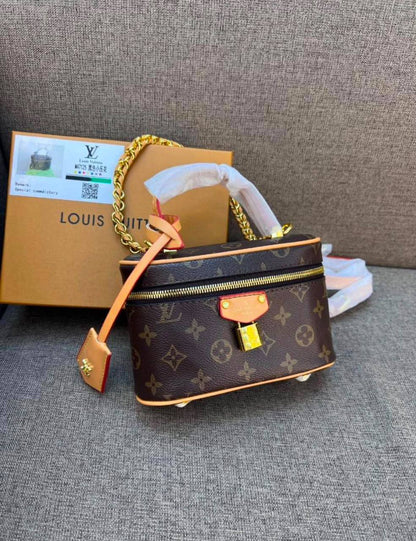 LV

95 dhs🇦🇪🇦🇪

size 18cm
Good-quality 

with box
2chain

Zain35
♥️♥️♥️