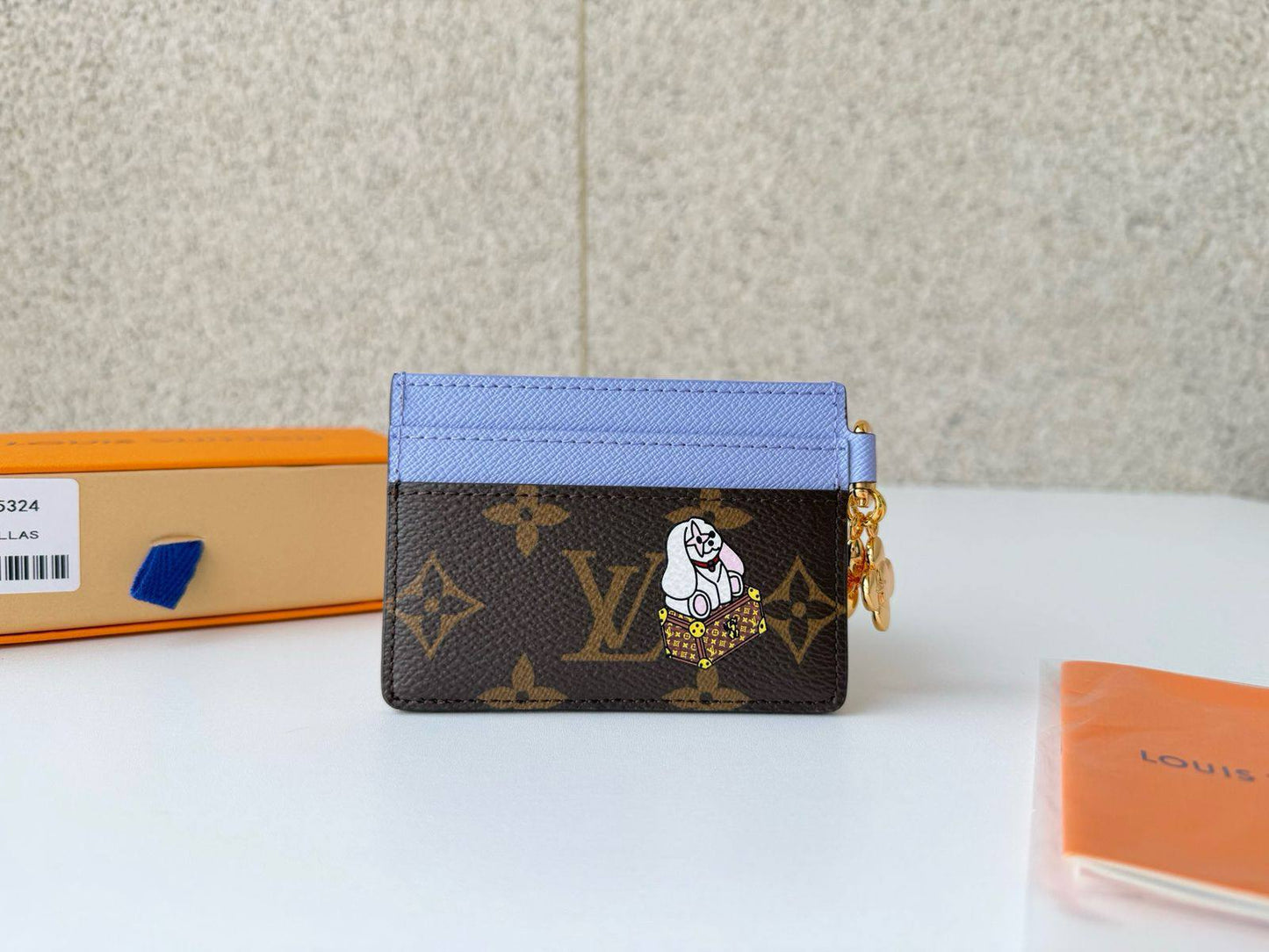 💞  *New Lv*💞
💞*card holder*💞
300 dhs🪙🌨️

Zain275
♥️♥️♥️