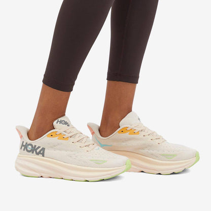Hoka One One Clifton 9 Vanilla Astral ，
Size 36-45 ，
230 dhs✅

Zain18
♥️♥️♥️