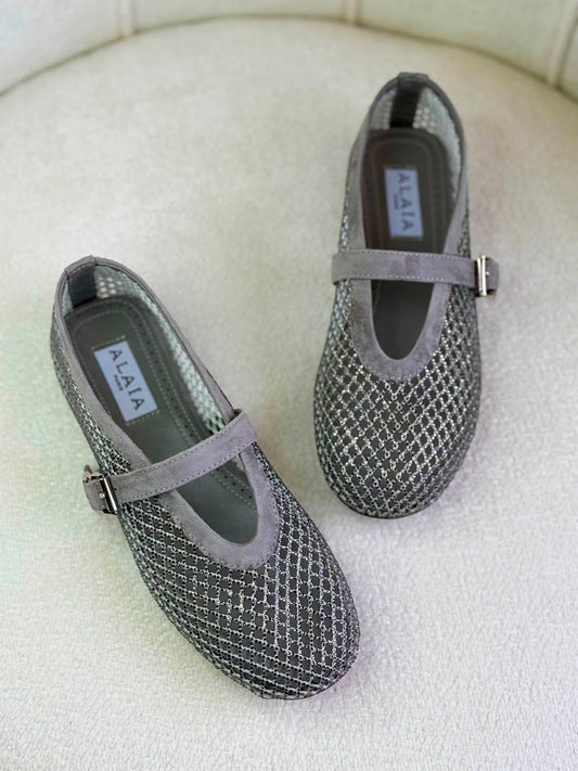 ALAIA
Super *AAA* *+* Quality 💯 
With original packing🎁🎁
SIZE:36and41
Available now
450 dhs✅

Zain309
♥️♥️♥️