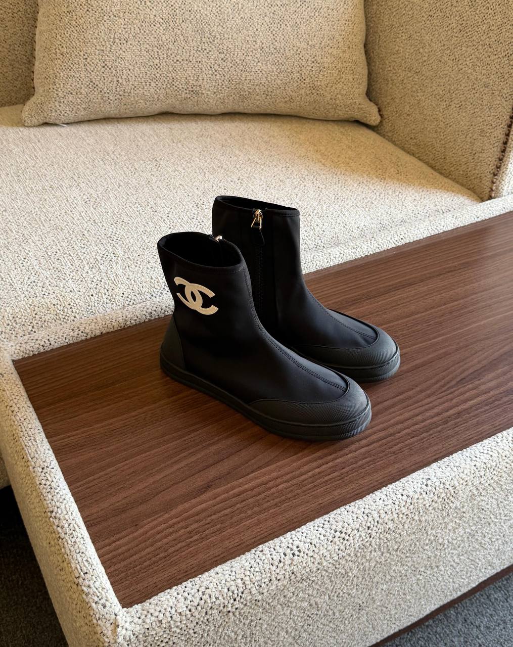 CHANEL 💫🌼

SuperMaster Quality 💯
630 dhs🇦🇪🇦🇪

Size: 36-41 💥

Zain171
♥️♥️♥️