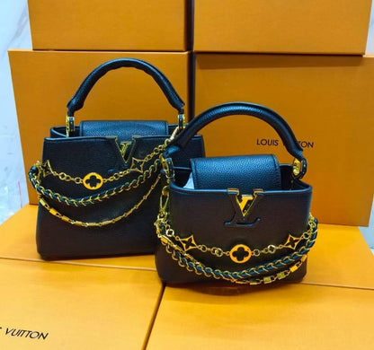 LV
27 cm 150 dhs💓
 20 cm 130 dhs💓
with box
🎁🎁🎁

Zain143
♥️♥️♥️