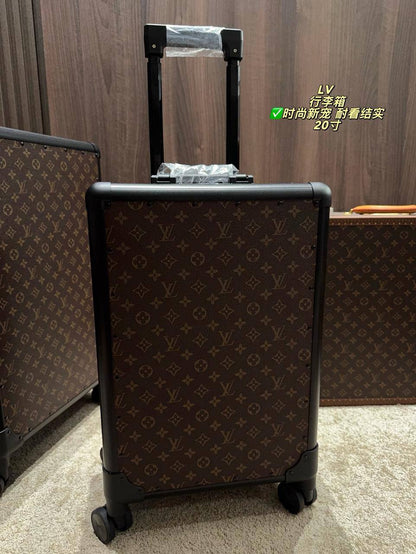 Louis Vuitton❤️
Size   20/24surname
price   900 dhs🪙🖤/1050 dhs🪙🖤
Super Master quality

Zain04
♥️♥️♥️