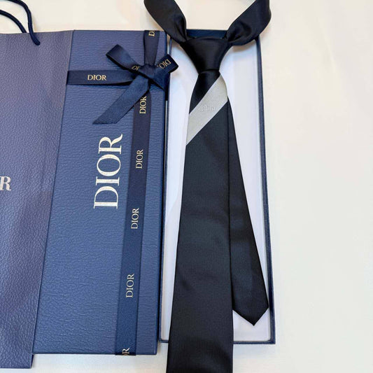 Dior 🇫🇷 Tie

super master quality

190 dhs✅✅

Zain335
♥️♥️♥️