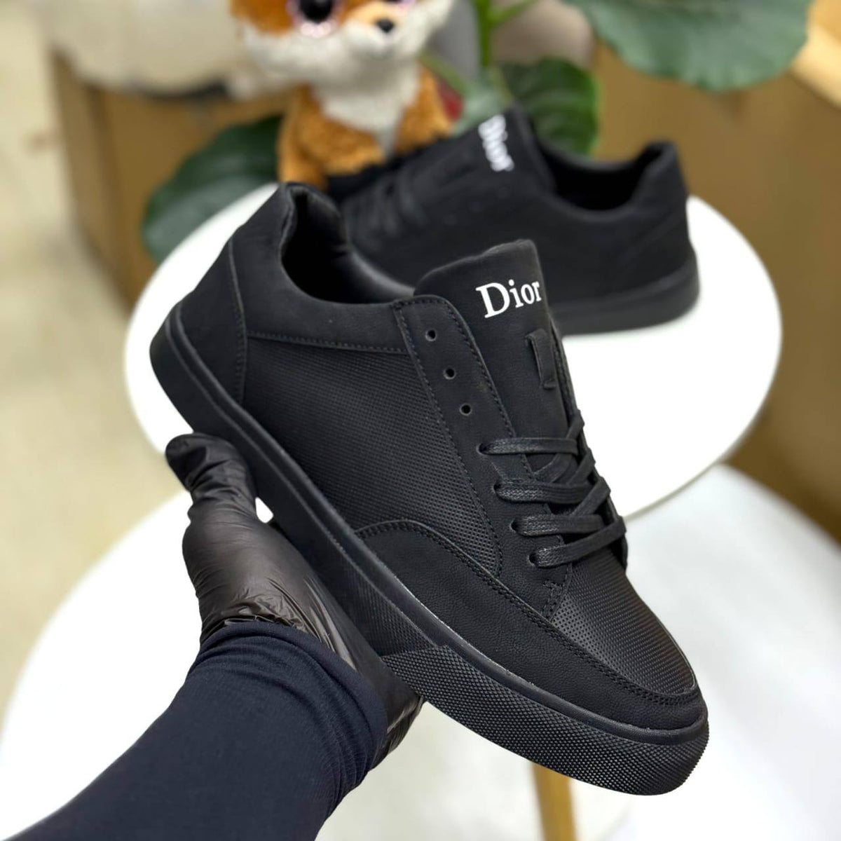 Dior

110 dhs🇦🇪🇦🇪
40 to 44

Zain27
♥️♥️♥️