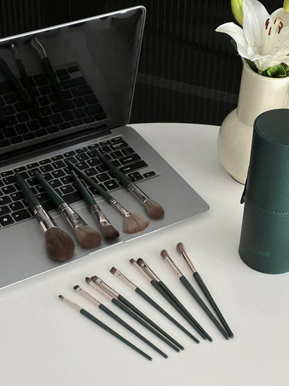 Makeup Brush❤️‍🔥*
good quality 💯
With boxes 📦 
60 dhs✅

Zain216
♥️♥️♥️